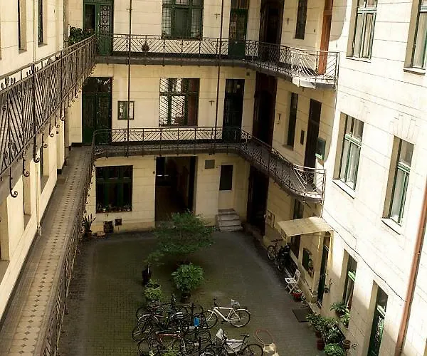 Lägenhet Raday Patio Budapest